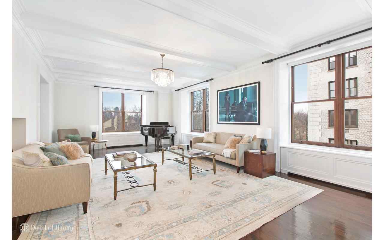 Брюс Уиллис продает квартиру на Манхэттене