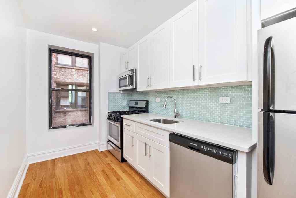 Самые дешевые квартиры марта. Манхэттен, Нью-Йорк.