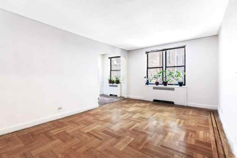 Самые дешевые квартиры июля. Манхэттен, Нью-Йорк.