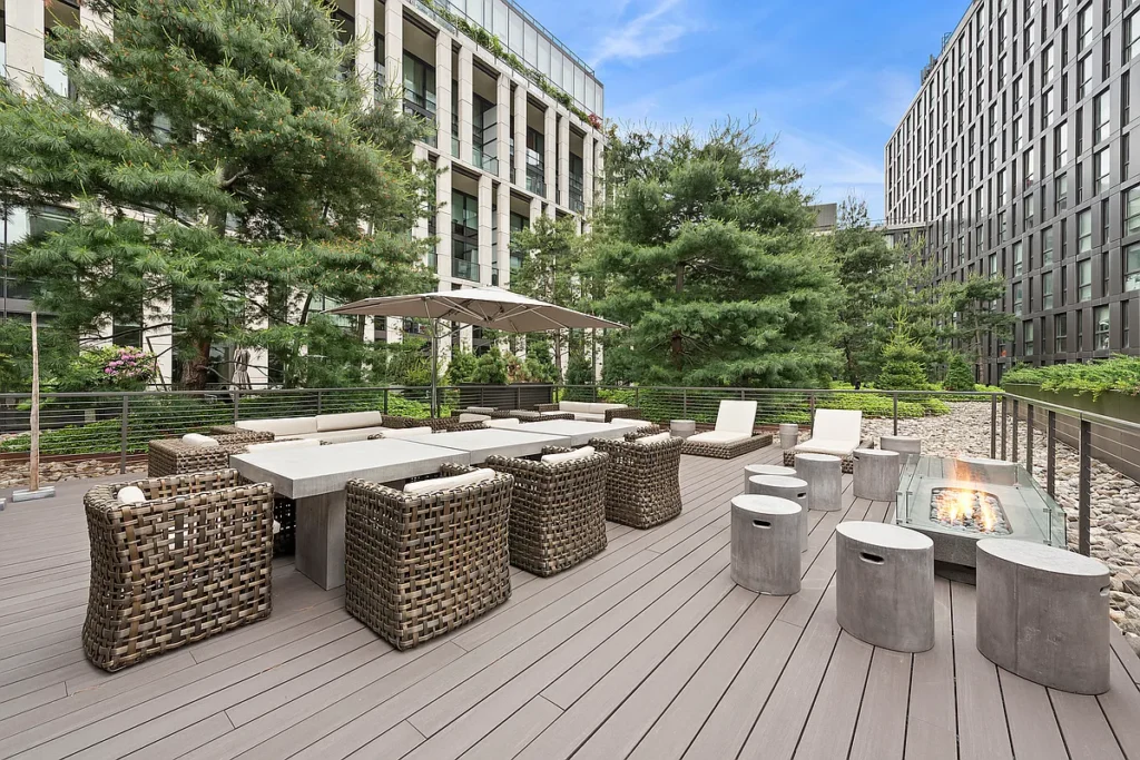101 Warren Street 2620