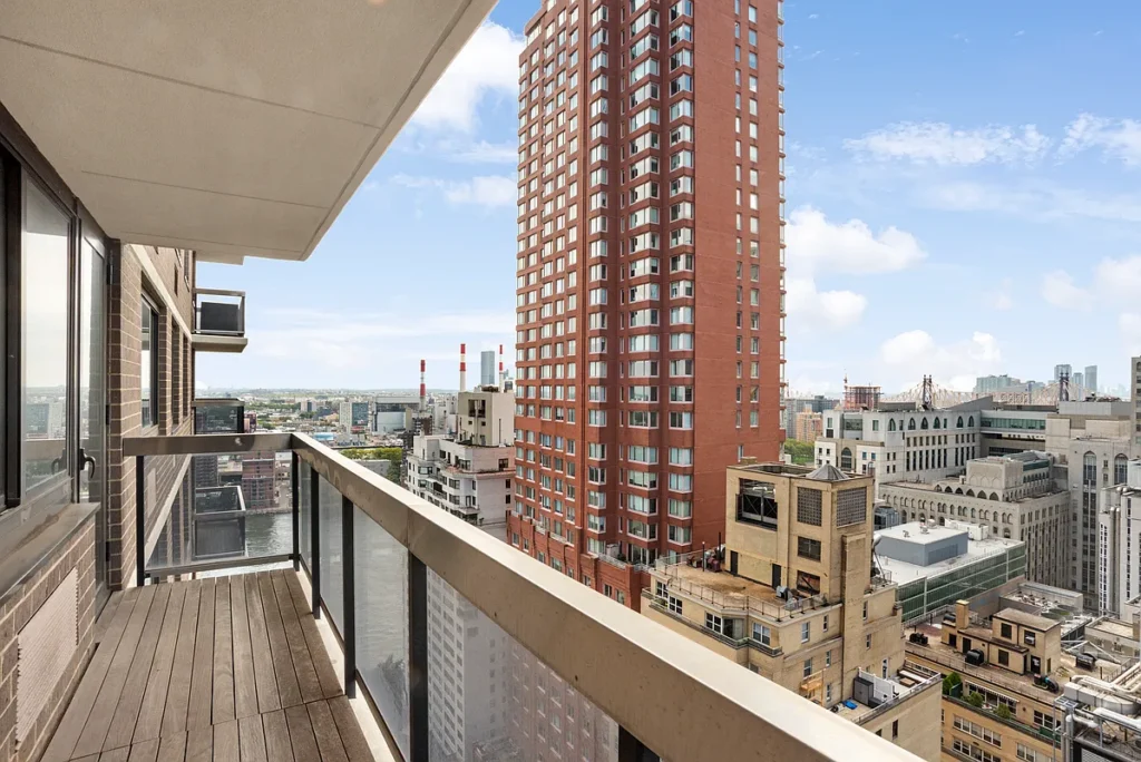 515 East 72nd Street 25E
