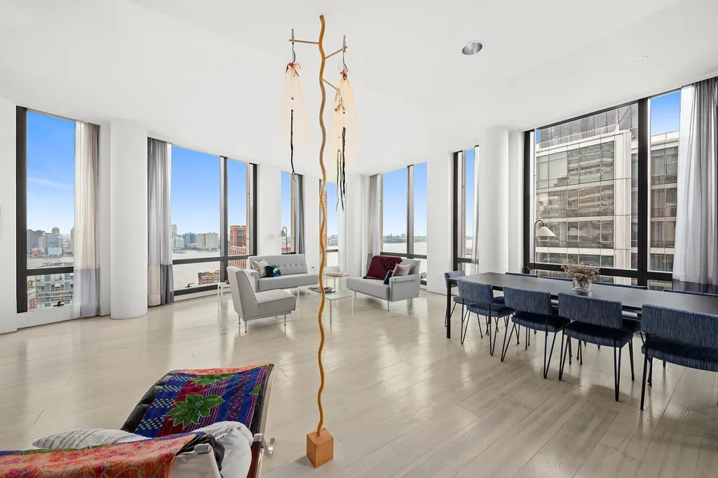 101 Warren Street 2620