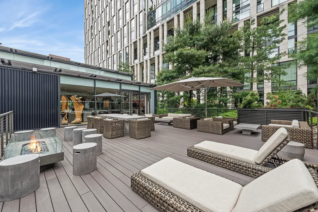 101 Warren Street 2620