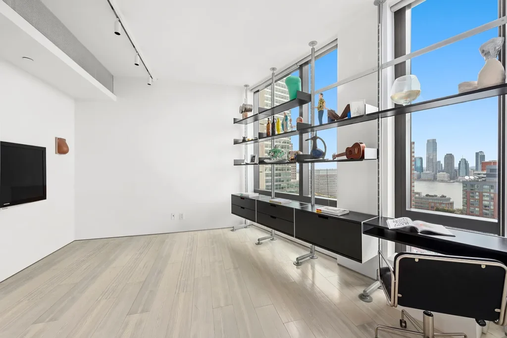 101 Warren Street 2620